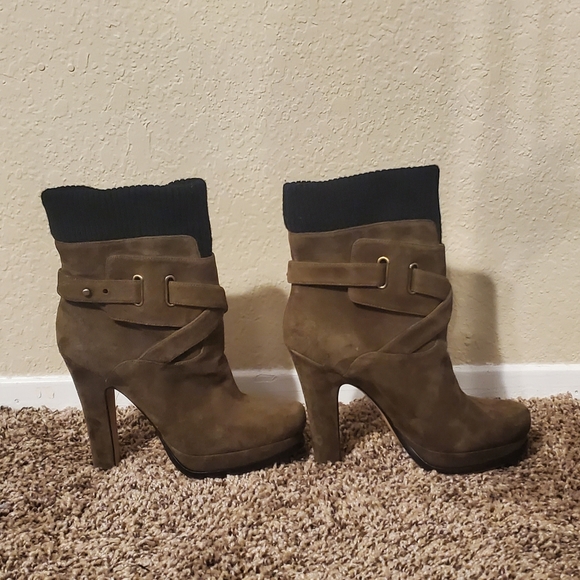 Joan & David Boots Womens 7 M Sweater Cuff Heels Ankle Bootie Sage color Suede. - Picture 5 of 8